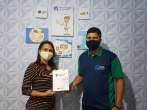 Primeiro Certificado Digital e-Saúde do SPC Brasil para Médica Estrangeira é emitido na CDL Surubim
